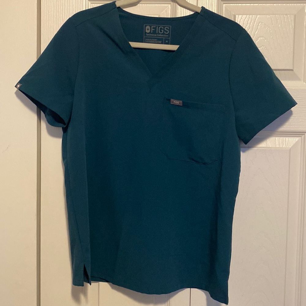 Figs Scrub top